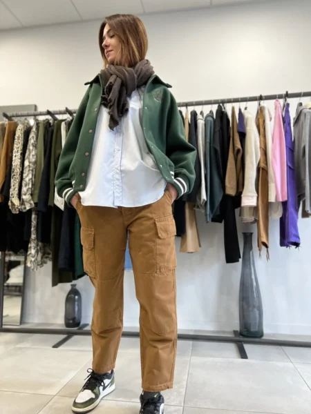 MARGAUX LONNBERG . Pantalon Driver terracotta