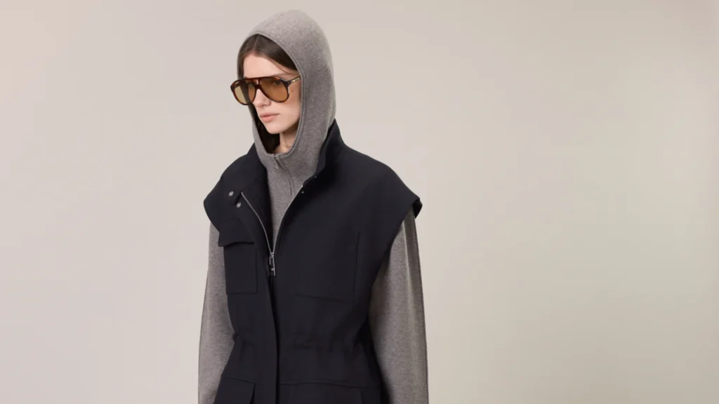 Look 8 Margaux Lonnberg – collection hiver 2025 avec veste sans manches Reed et hoodie Nesson en laine